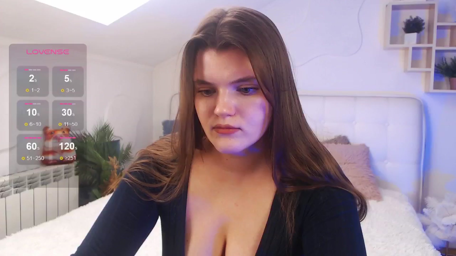 Gallery image thumbnail from EmiDavies's myfreecams stream on, 04/18/2025, 14:35 image 9 of 20