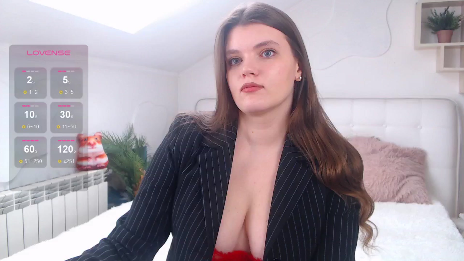 Gallery image thumbnail from EmiDavies's myfreecams stream on, 04/27/2025, 10:49 image 12 of 20