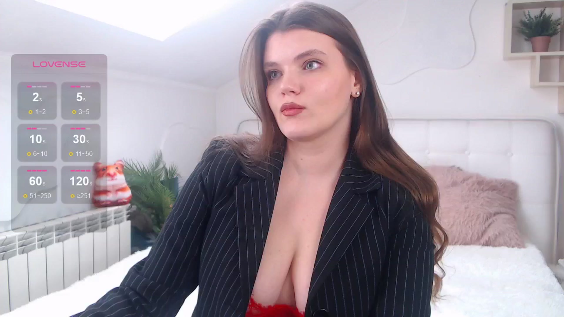 Gallery image thumbnail from EmiDavies's myfreecams stream on, 04/27/2025, 10:49 image 1 of 20