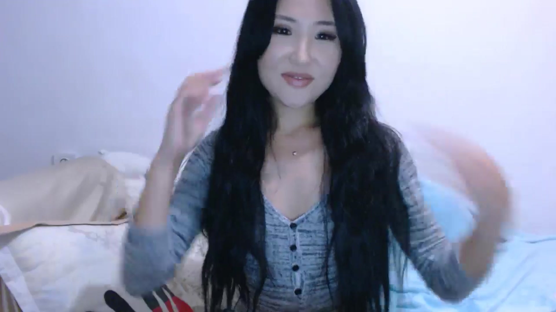 Gallery image thumbnail from Emi_loveme's myfreecams stream on, 10/16/2024, 15:04 image 19 of 20
