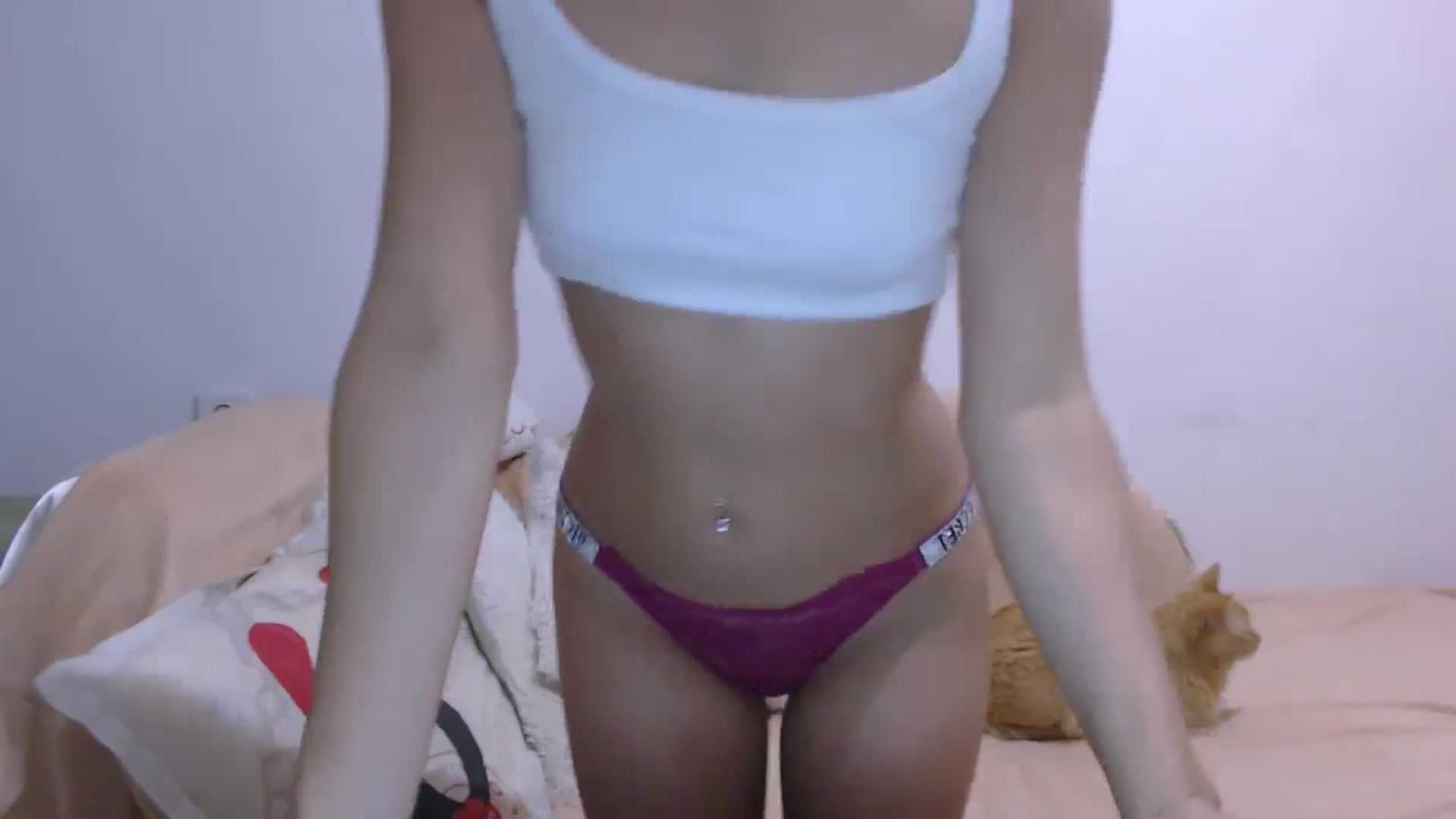 Gallery image thumbnail from Emi_loveme's myfreecams stream on, 10/17/2024, 01:11 image 17 of 20