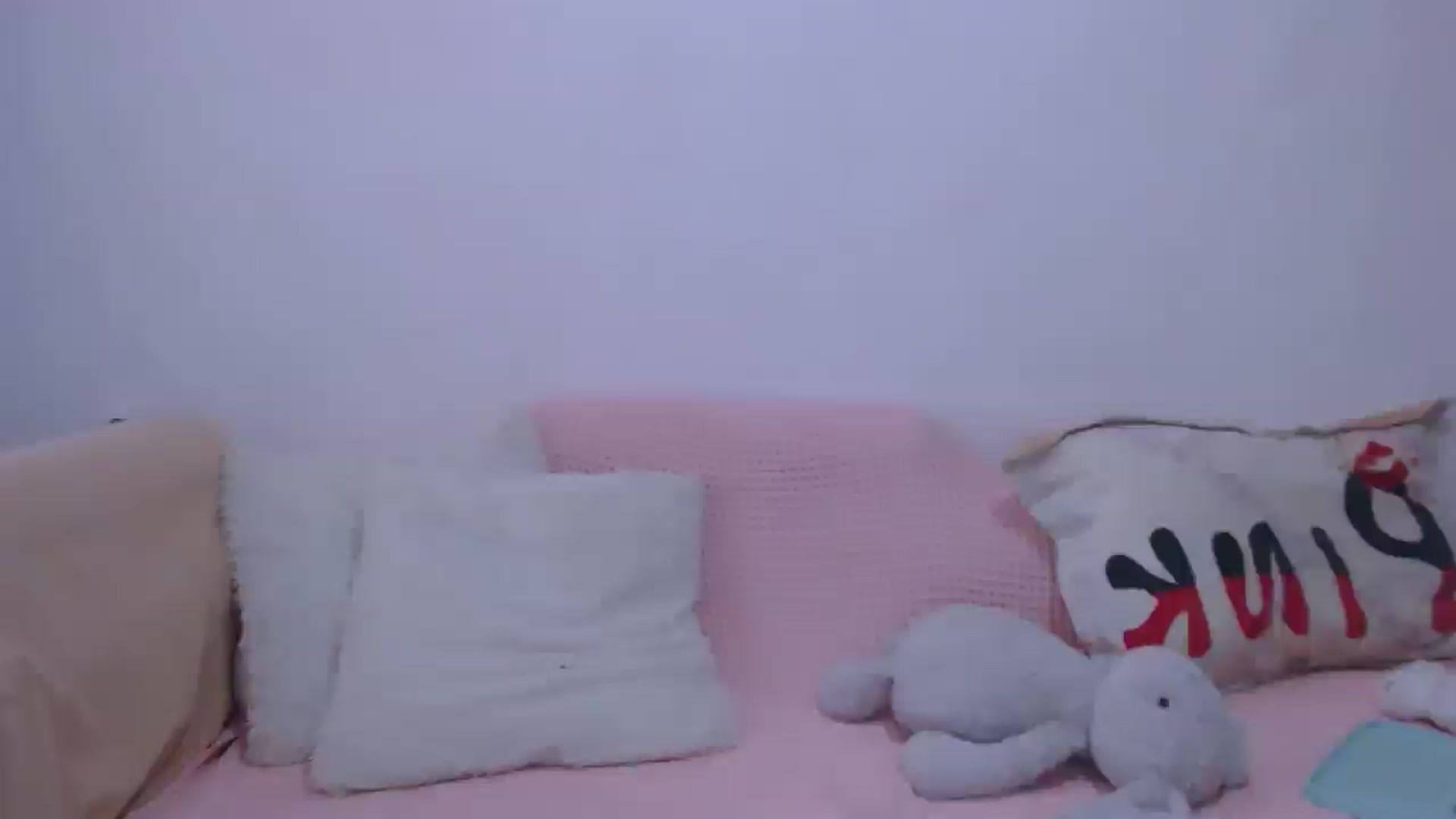 Gallery image thumbnail from Emi_loveme's myfreecams stream on, 12/03/2024, 10:24 image 19 of 20