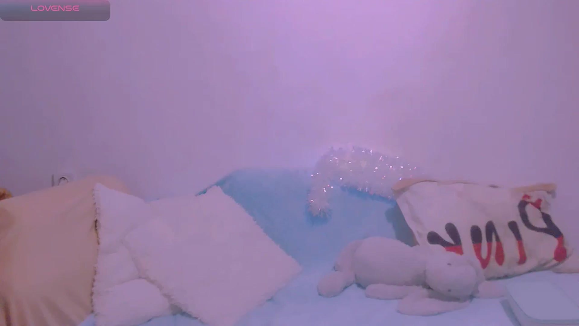 Gallery image thumbnail from Emi_loveme's myfreecams stream on, 12/23/2024, 18:57 image 8 of 20