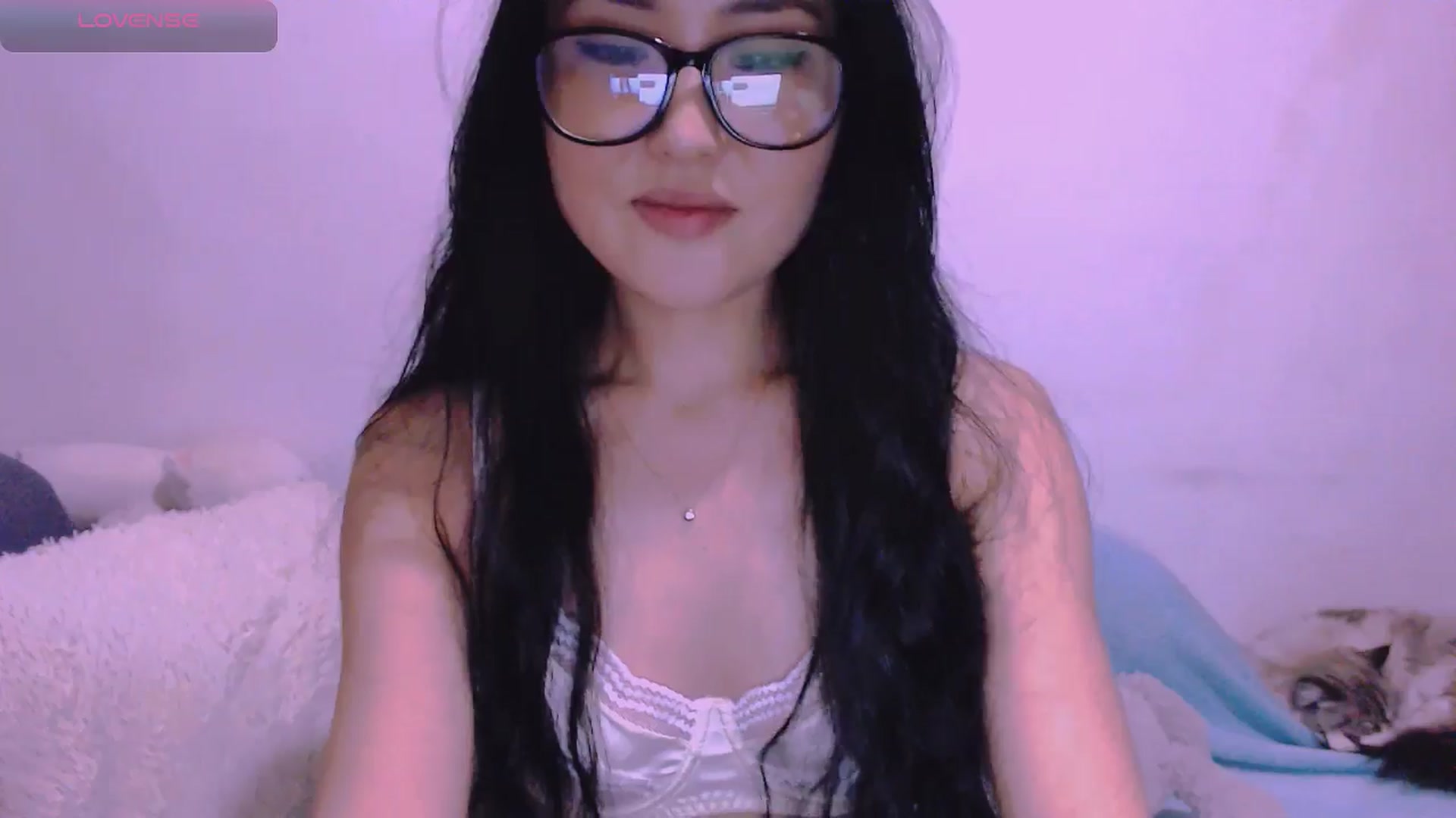 Gallery image thumbnail from Emi_loveme's myfreecams stream on, 02/02/2025, 13:13 image 17 of 20