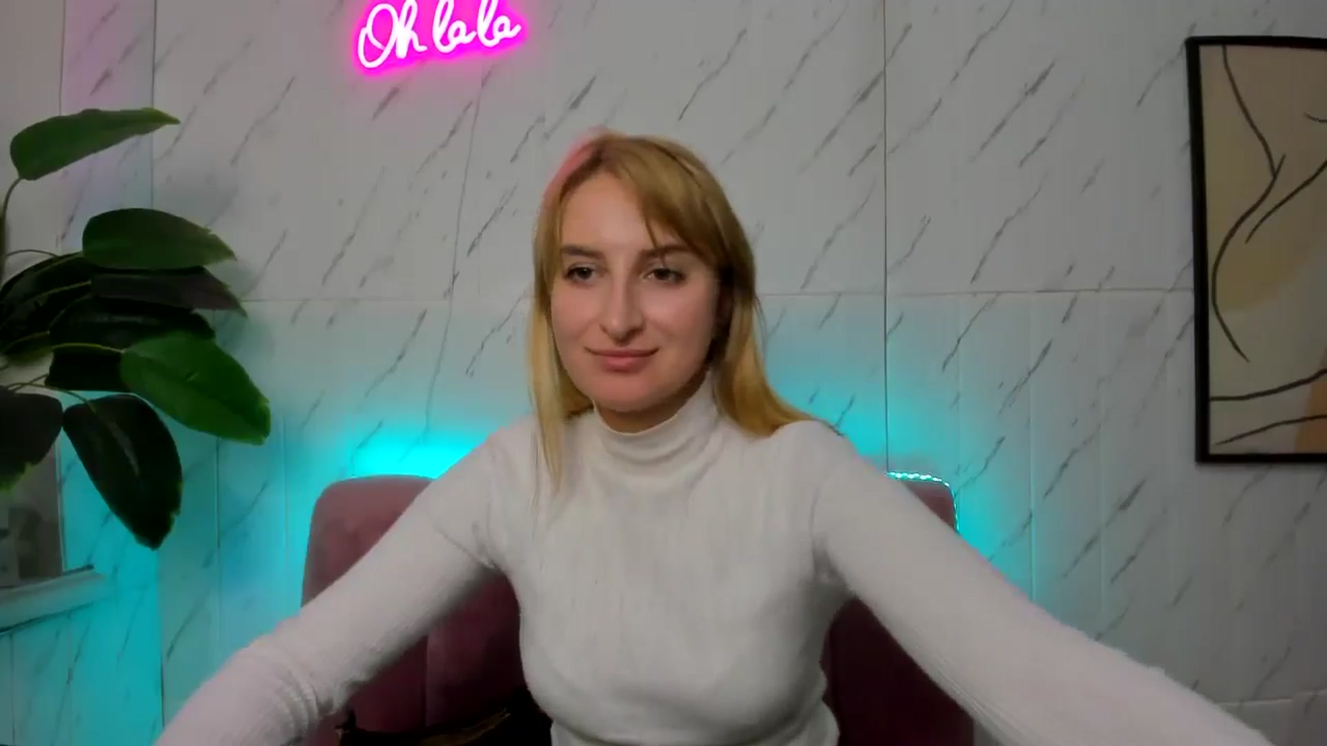 Gallery image thumbnail from EmiilyCandy's myfreecams stream on, 11/10/2024, 11:13 image 7 of 20