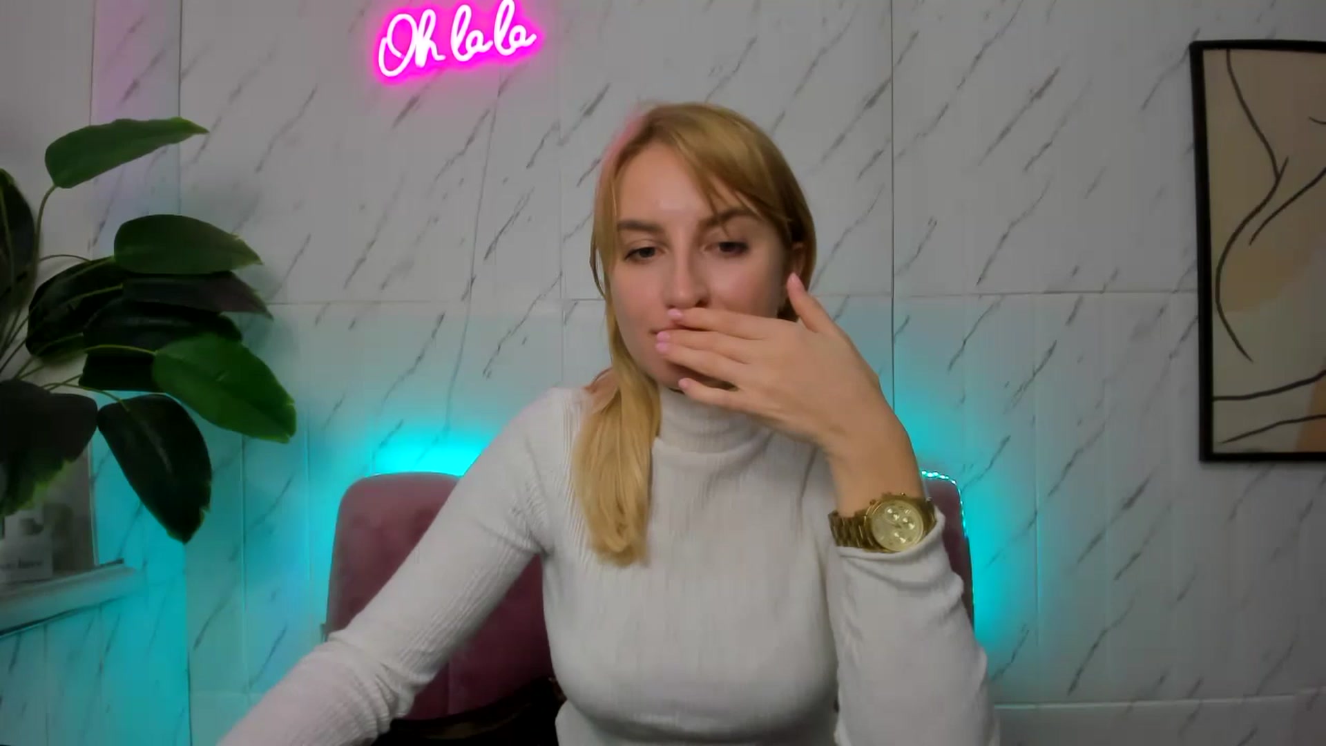 Gallery image thumbnail from EmiilyCandy's myfreecams stream on, 11/10/2024, 11:13 image 15 of 20