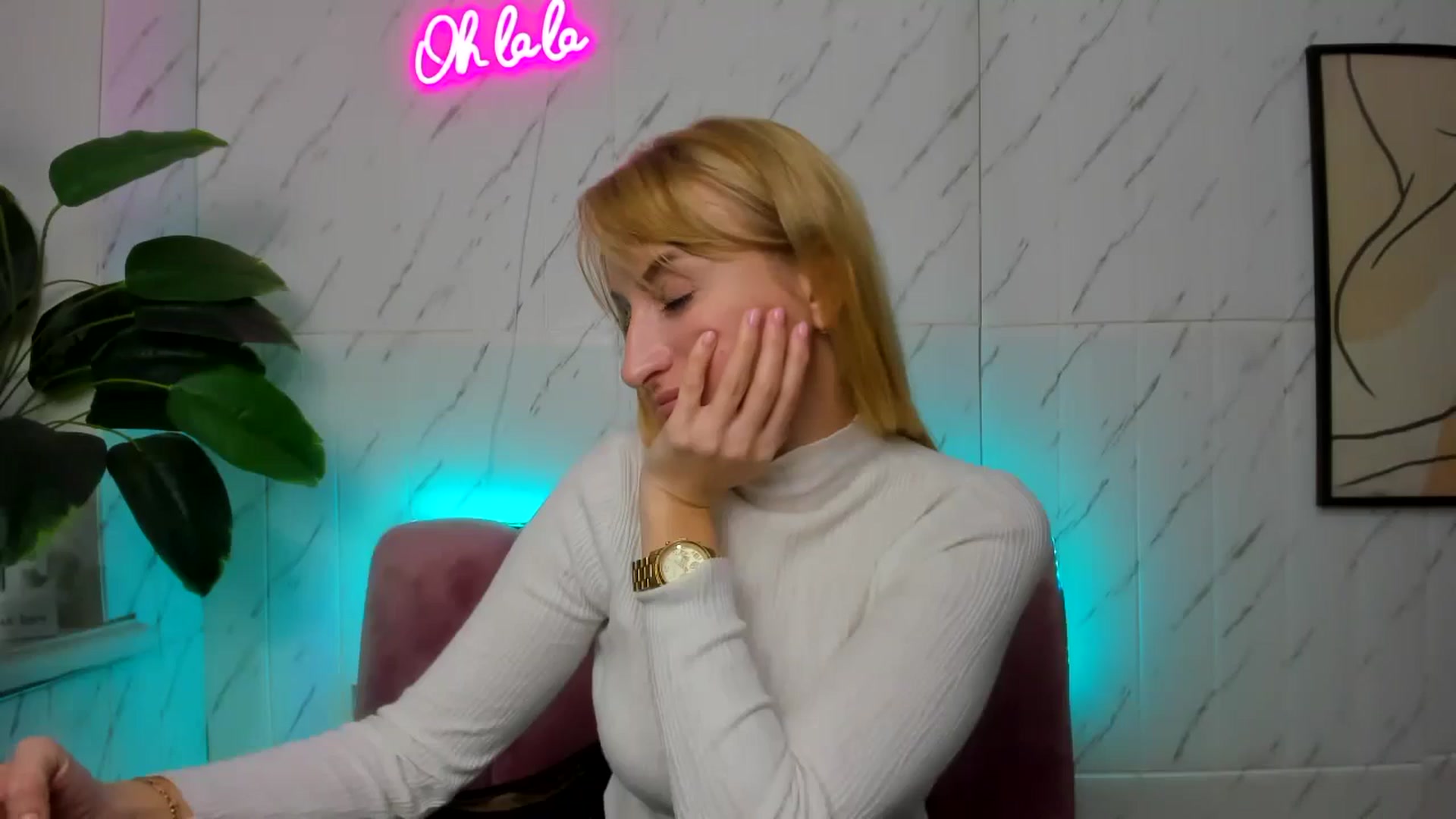 Gallery image thumbnail from EmiilyCandy's myfreecams stream on, 11/10/2024, 11:13 image 20 of 20