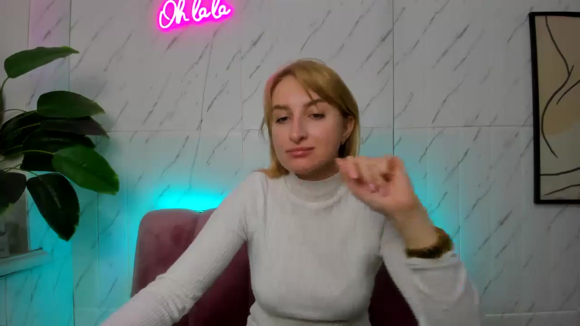 Gallery image thumbnail from EmiilyCandy's myfreecams stream on, 11/10/2024, 11:39 image 9 of 20