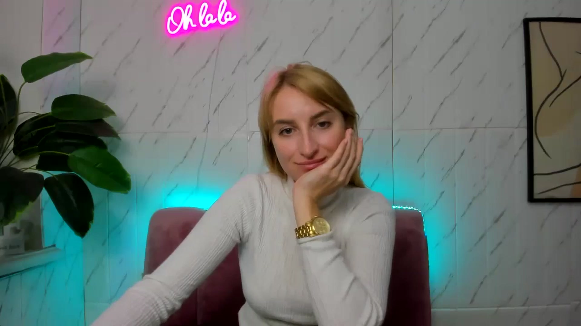 Gallery image thumbnail from EmiilyCandy's myfreecams stream on, 11/10/2024, 11:39 image 4 of 20