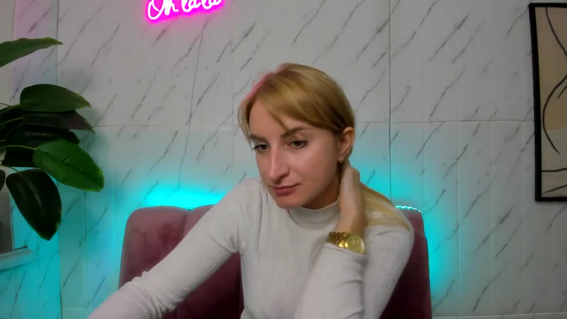 Gallery image thumbnail from EmiilyCandy's myfreecams stream on, 11/10/2024, 12:00 image 18 of 20