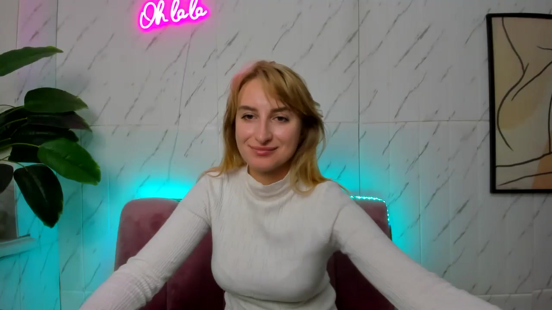 Gallery image thumbnail from EmiilyCandy's myfreecams stream on, 11/10/2024, 13:02 image 1 of 20