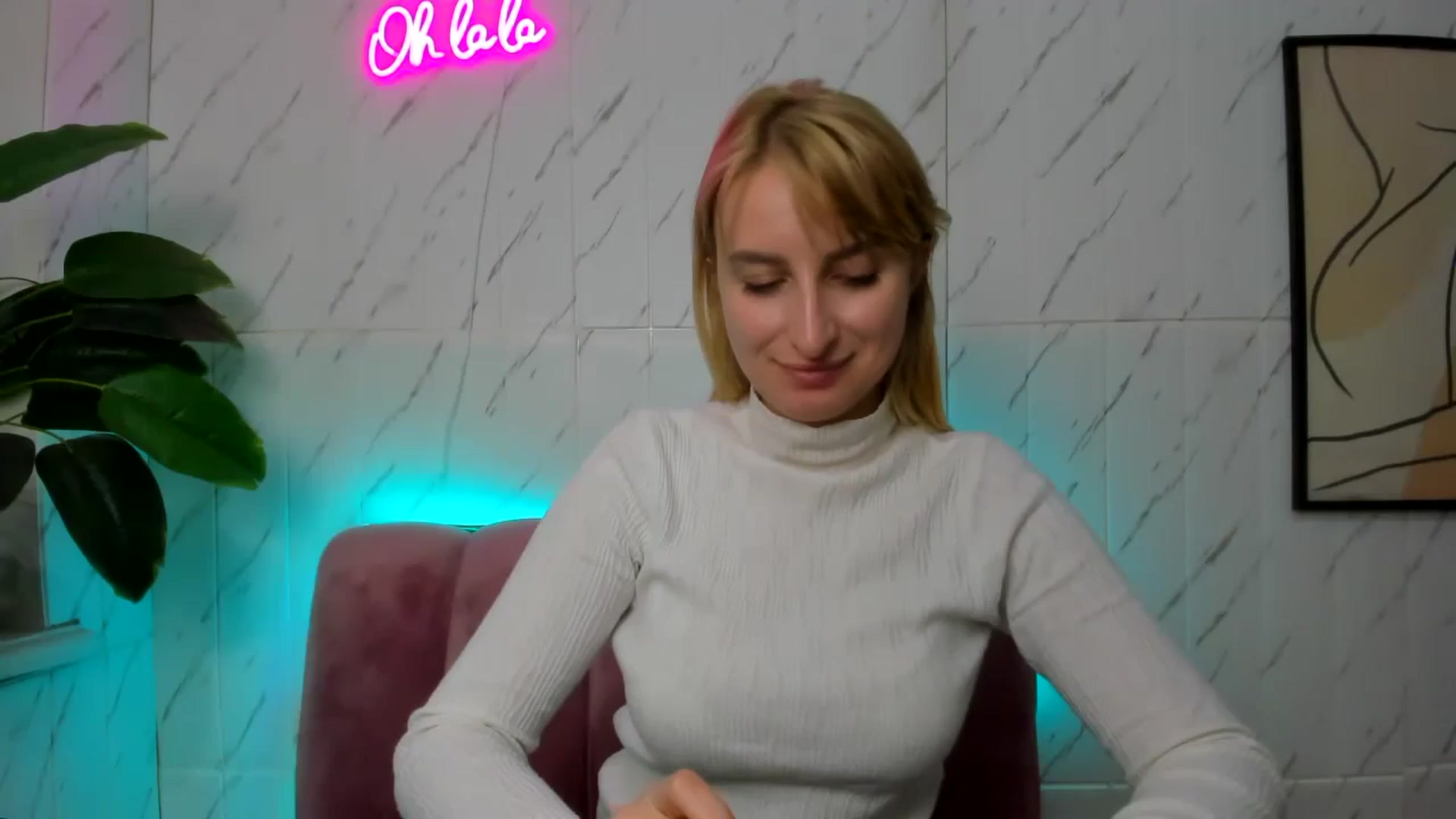Gallery image thumbnail from EmiilyCandy's myfreecams stream on, 11/10/2024, 13:02 image 2 of 20