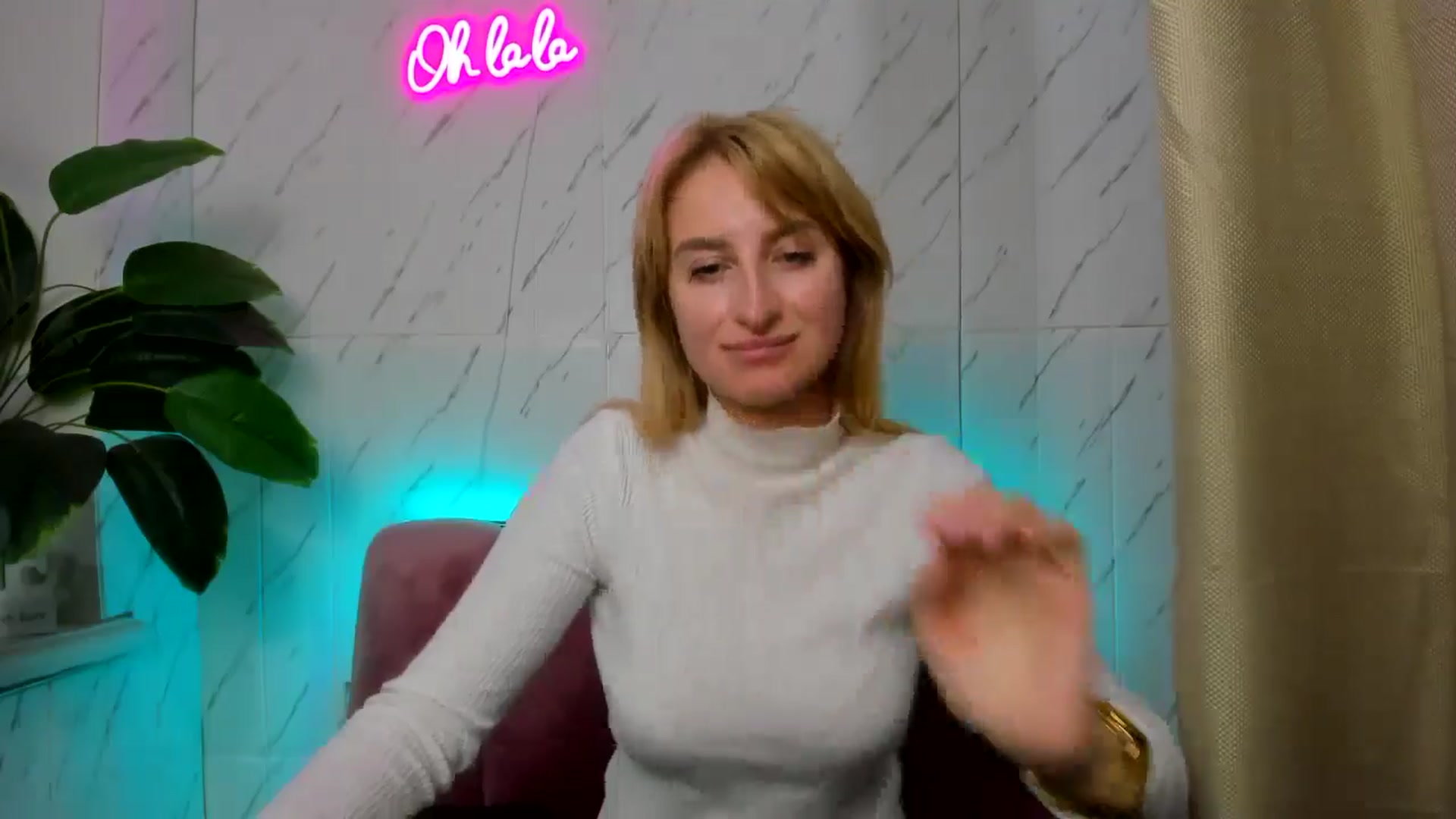 Gallery image thumbnail from EmiilyCandy's myfreecams stream on, 11/10/2024, 13:41 image 5 of 20