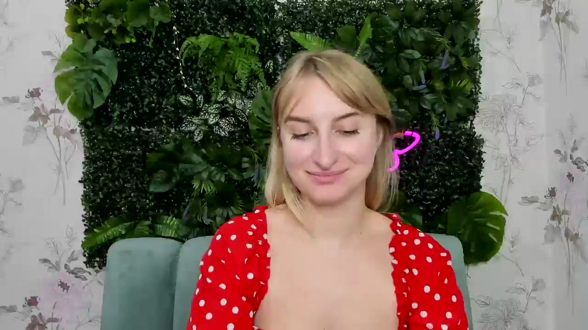 Gallery image thumbnail from EmiilyCandy's myfreecams stream on, 11/11/2024, 18:07 image 8 of 20