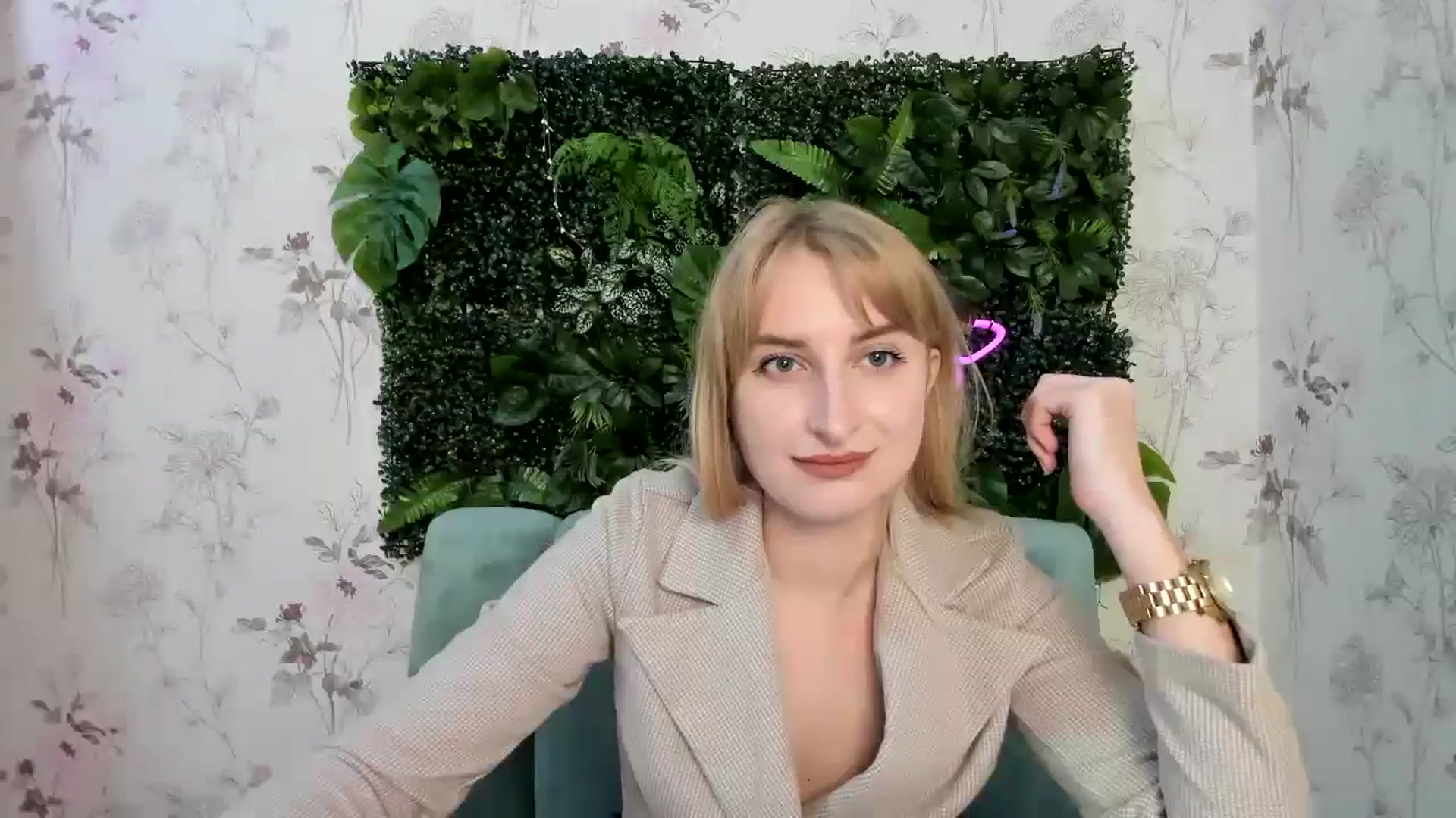 Gallery image thumbnail from EmiilyCandy's myfreecams stream on, 11/15/2024, 16:01 image 20 of 20