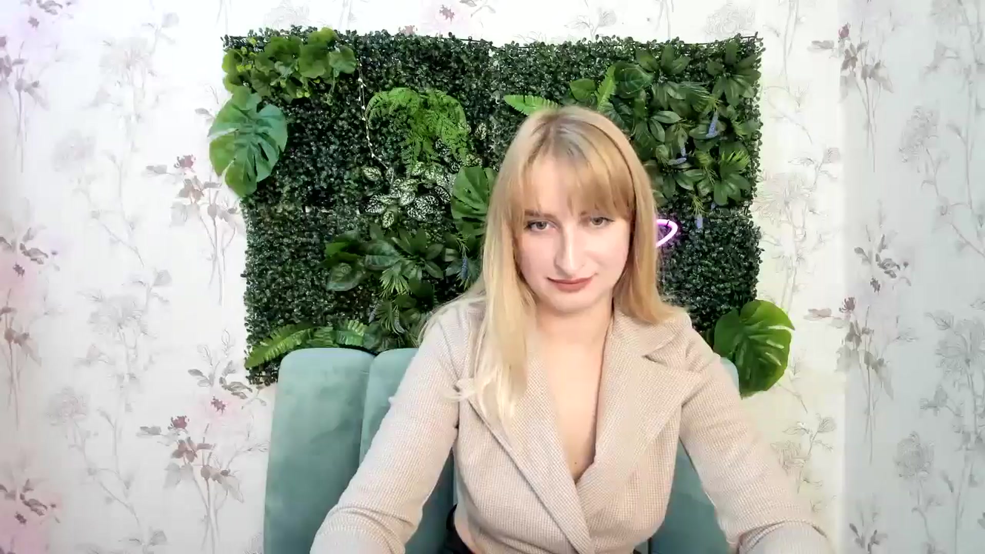 Gallery image thumbnail from EmiilyCandy's myfreecams stream on, 11/15/2024, 16:01 image 8 of 20