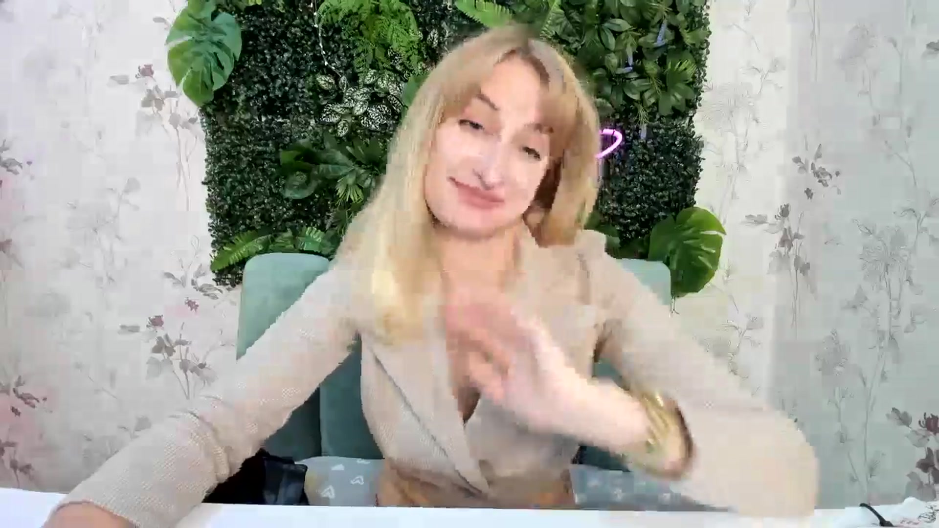 Gallery image thumbnail from EmiilyCandy's myfreecams stream on, 11/15/2024, 16:59 image 5 of 20