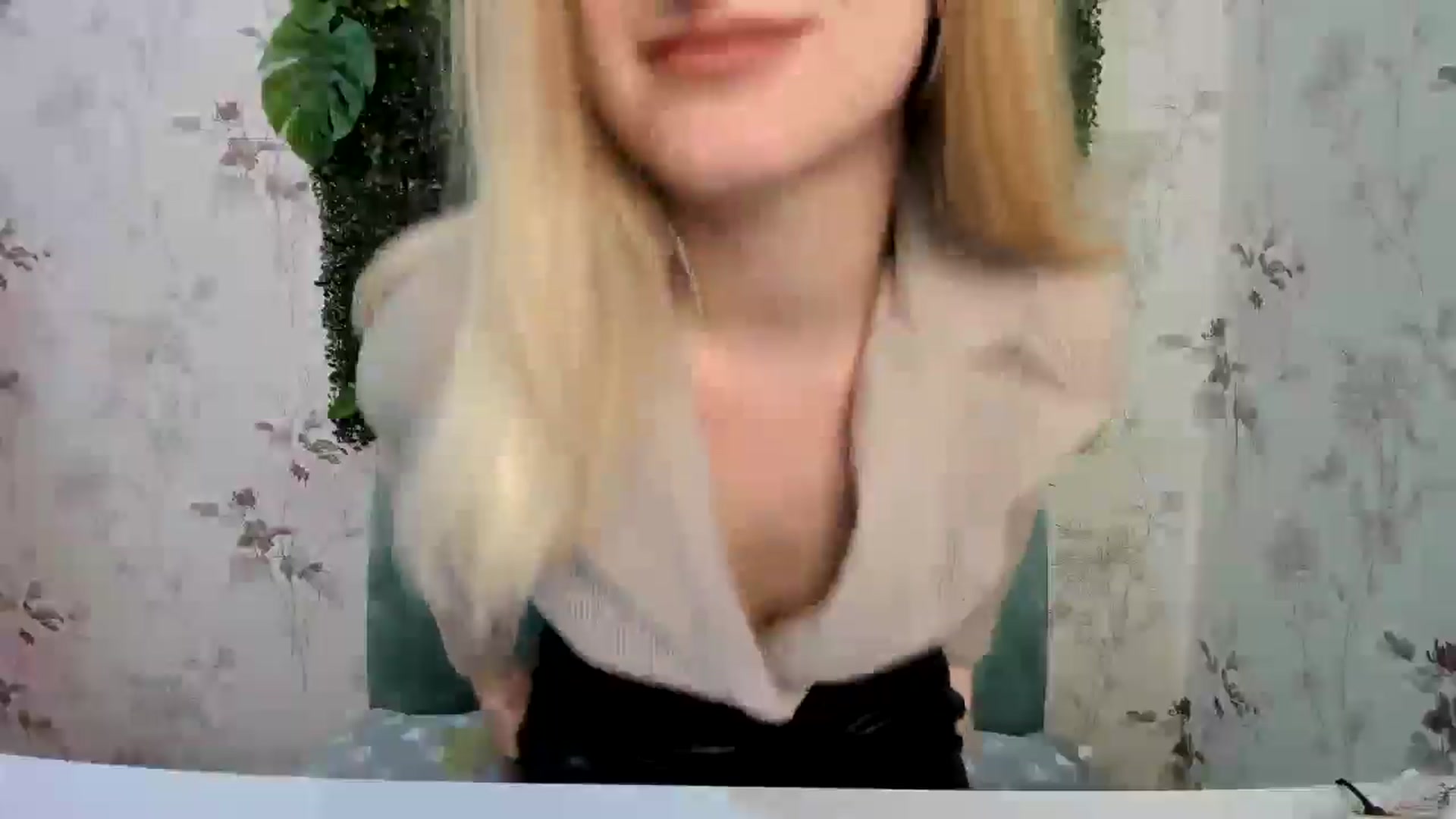 Gallery image thumbnail from EmiilyCandy's myfreecams stream on, 11/15/2024, 16:59 image 4 of 20