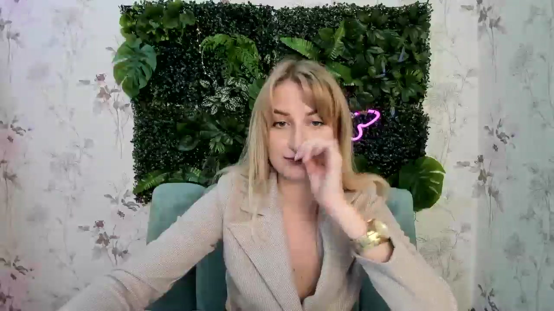 Gallery image thumbnail from EmiilyCandy's myfreecams stream on, 11/15/2024, 16:59 image 2 of 20