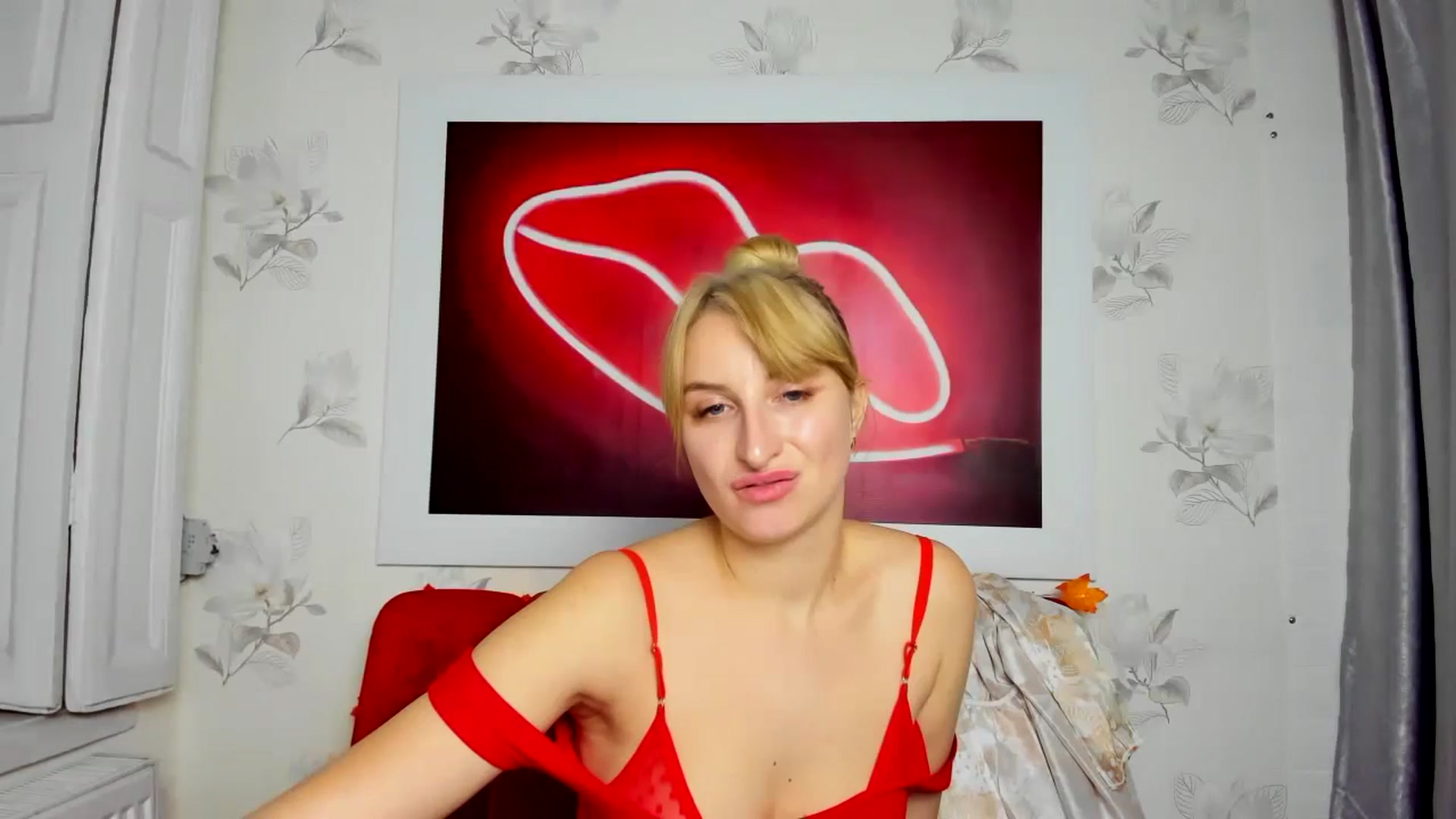 Gallery image thumbnail from EmiilyCandy's myfreecams stream on, 11/21/2024, 14:57 image 12 of 20