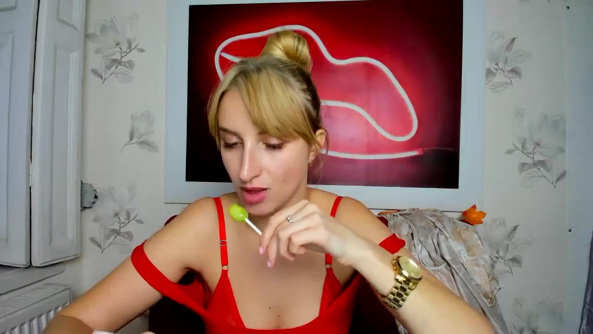 Gallery image thumbnail from EmiilyCandy's myfreecams stream on, 11/21/2024, 16:56 image 18 of 20
