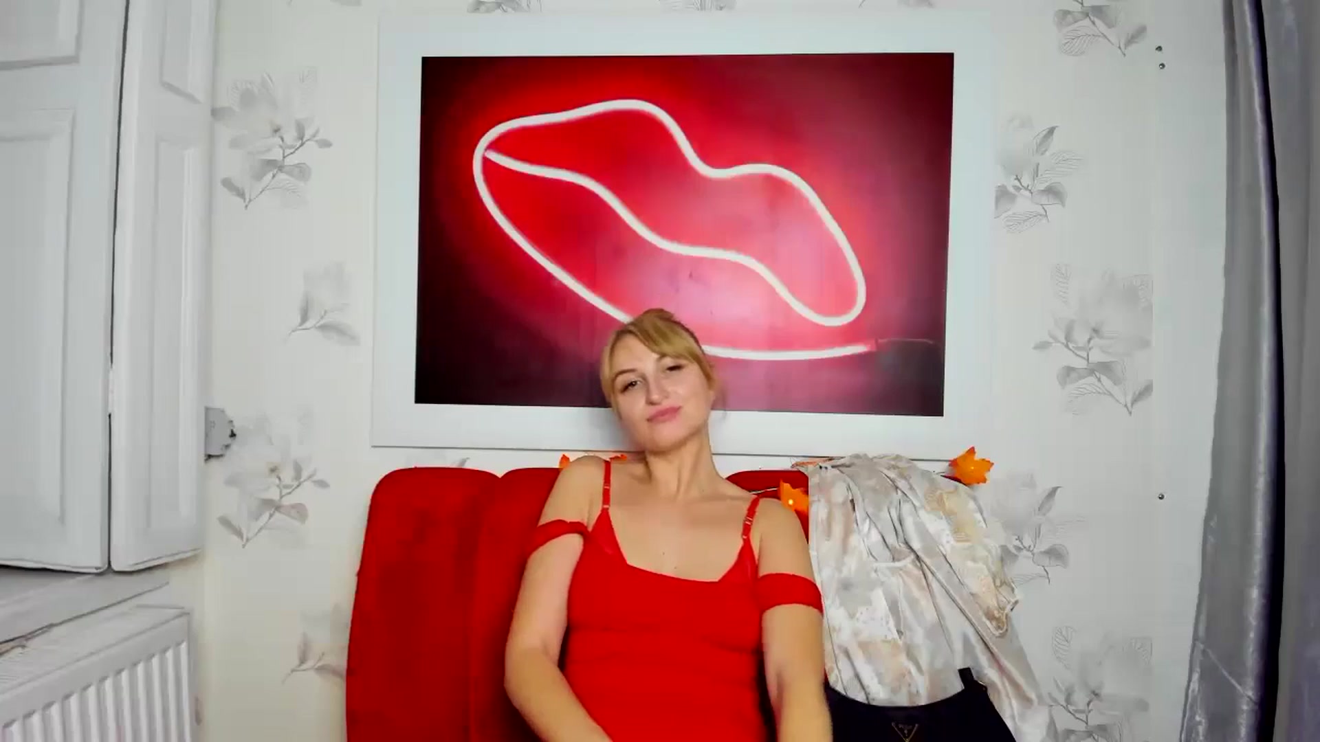 Gallery image thumbnail from EmiilyCandy's myfreecams stream on, 11/21/2024, 16:56 image 8 of 20