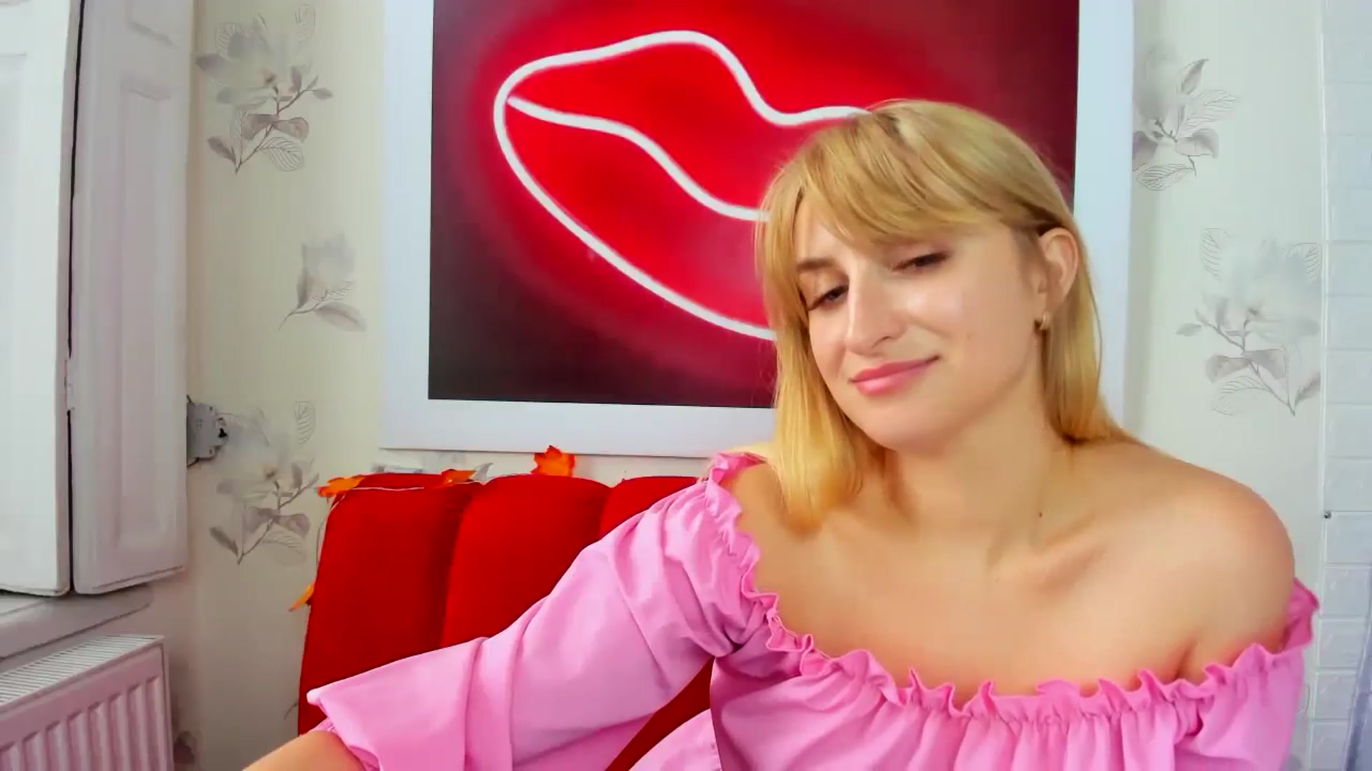 Gallery image thumbnail from EmiilyCandy's myfreecams stream on, 11/22/2024, 11:11 image 16 of 20