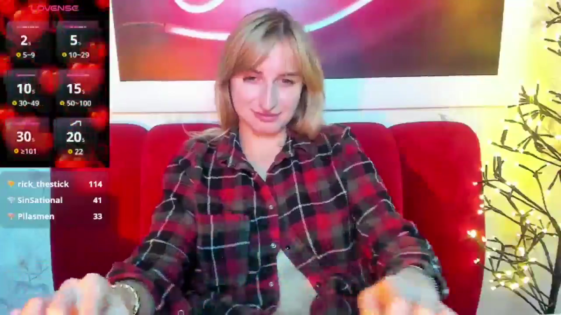 Gallery image thumbnail from EmiilyCandy's myfreecams stream on, 12/16/2024, 17:22 image 6 of 20