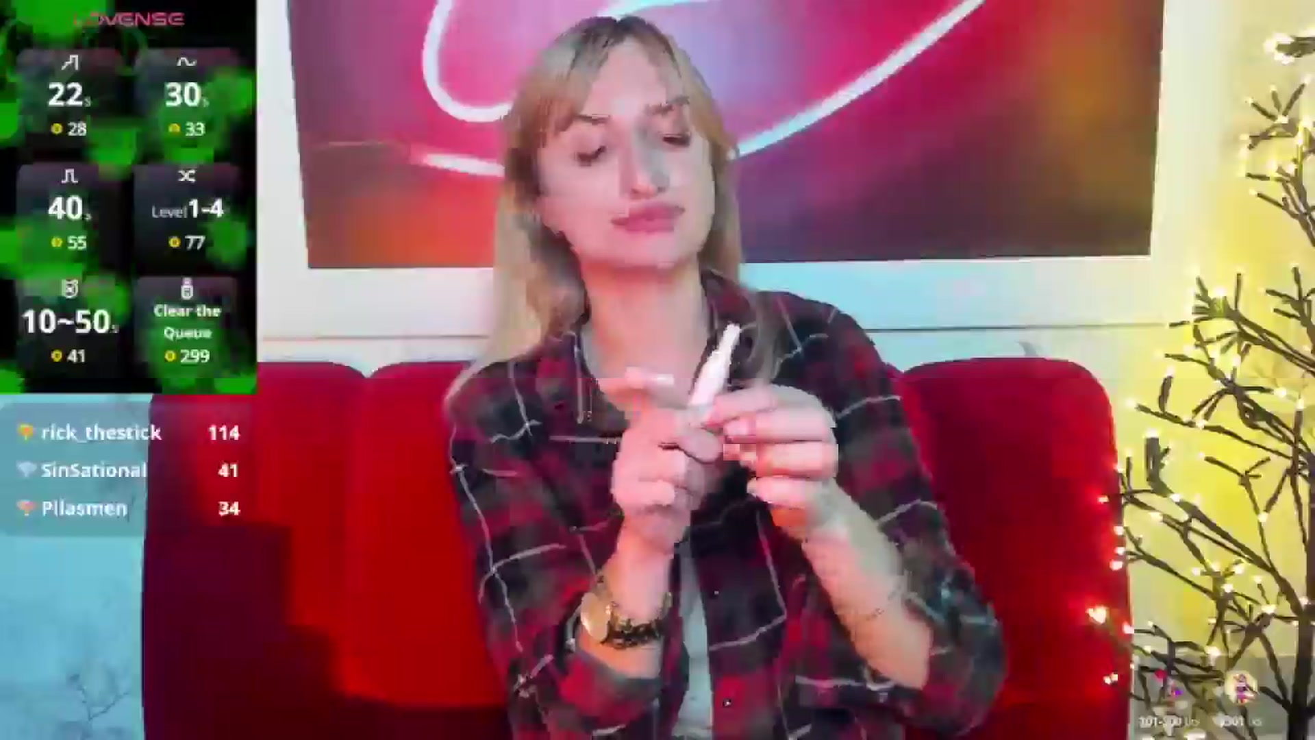 Gallery image thumbnail from EmiilyCandy's myfreecams stream on, 12/16/2024, 17:22 image 17 of 20