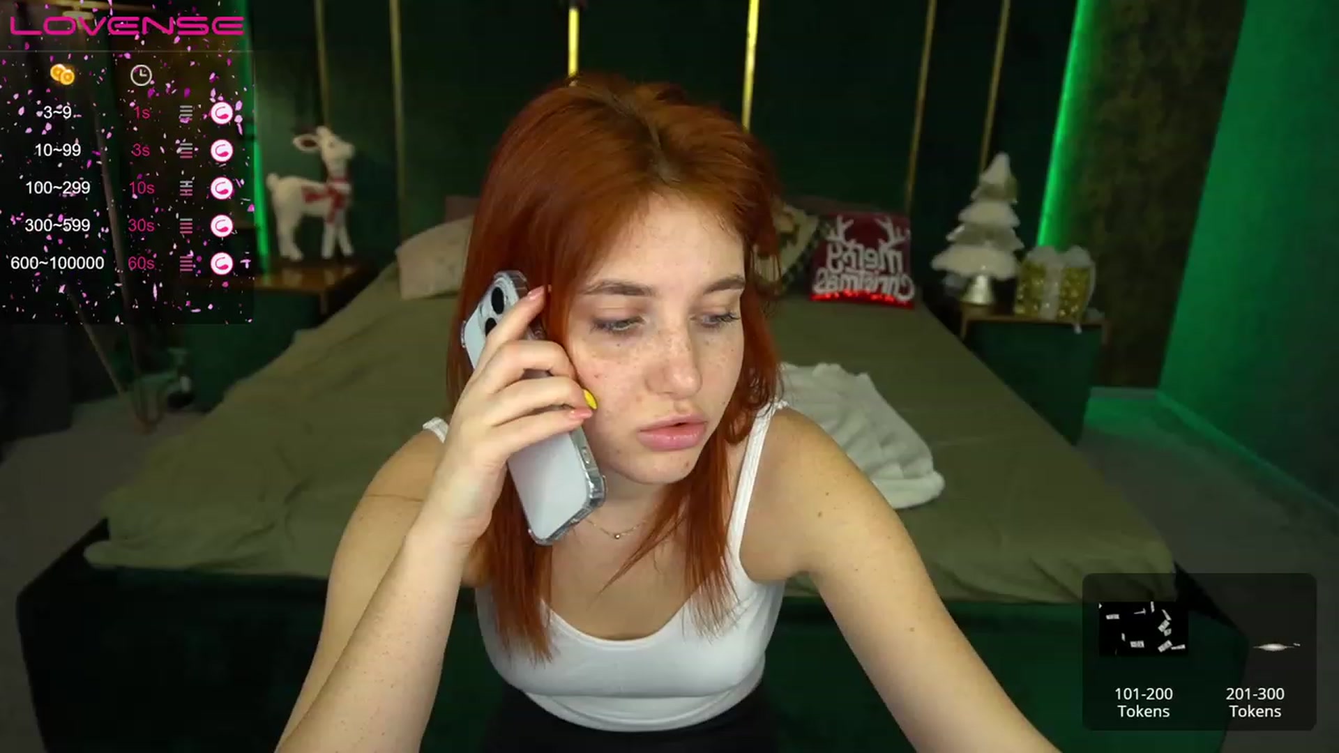 Gallery image thumbnail from EmiilyFox's myfreecams stream on, 12/25/2023, 11:20 image 19 of 20