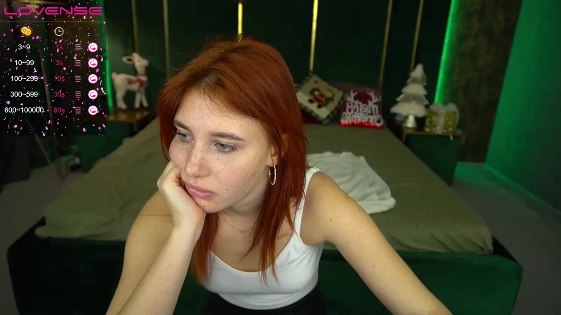 Gallery image thumbnail from EmiilyFox's myfreecams stream on, 12/25/2023, 11:20 image 20 of 20