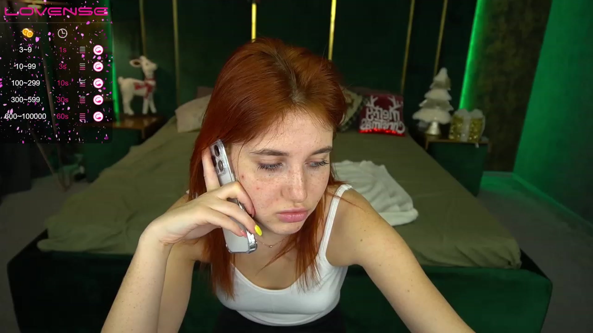 Gallery image thumbnail from EmiilyFox's myfreecams stream on, 12/25/2023, 11:20 image 18 of 20