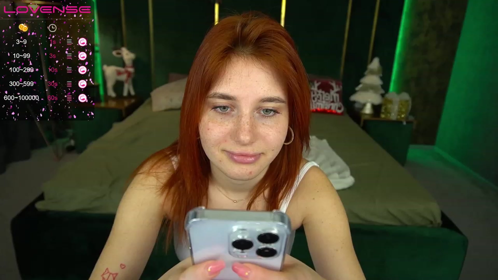 Gallery image thumbnail from EmiilyFox's myfreecams stream on, 12/25/2023, 11:20 image 11 of 20