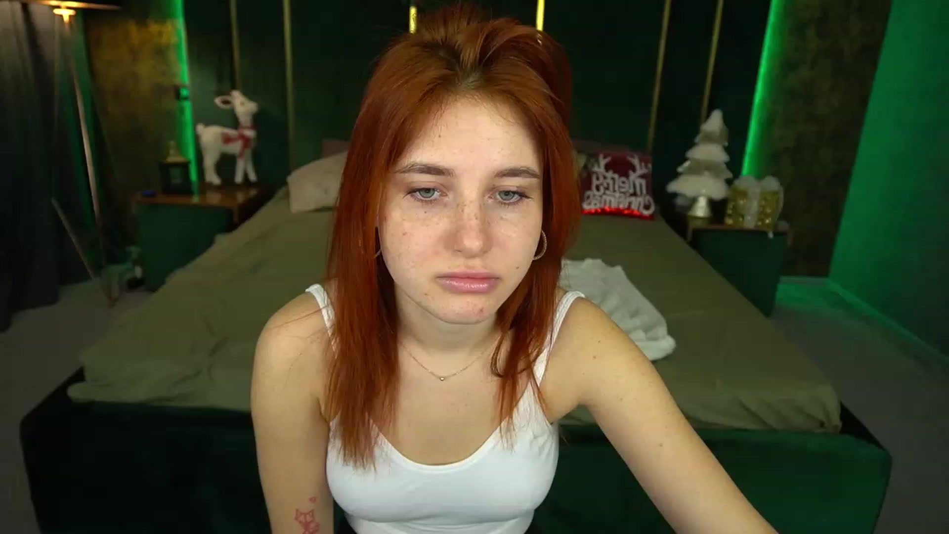 Gallery image thumbnail from EmiilyFox's myfreecams stream on, 12/25/2023, 11:20 image 5 of 20