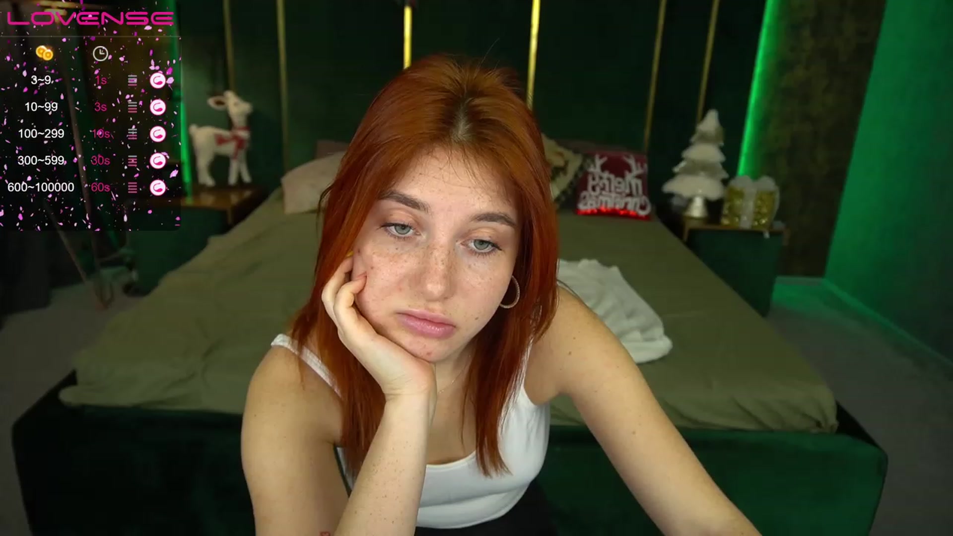 Gallery image thumbnail from EmiilyFox's myfreecams stream on, 12/25/2023, 12:16 image 12 of 20