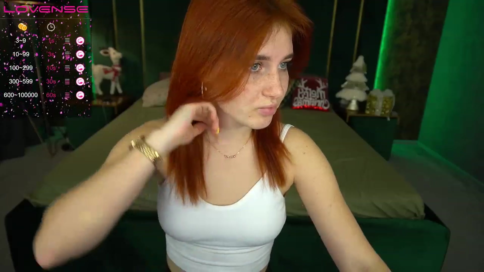 Gallery image thumbnail from EmiilyFox's myfreecams stream on, 12/25/2023, 12:49 image 17 of 20