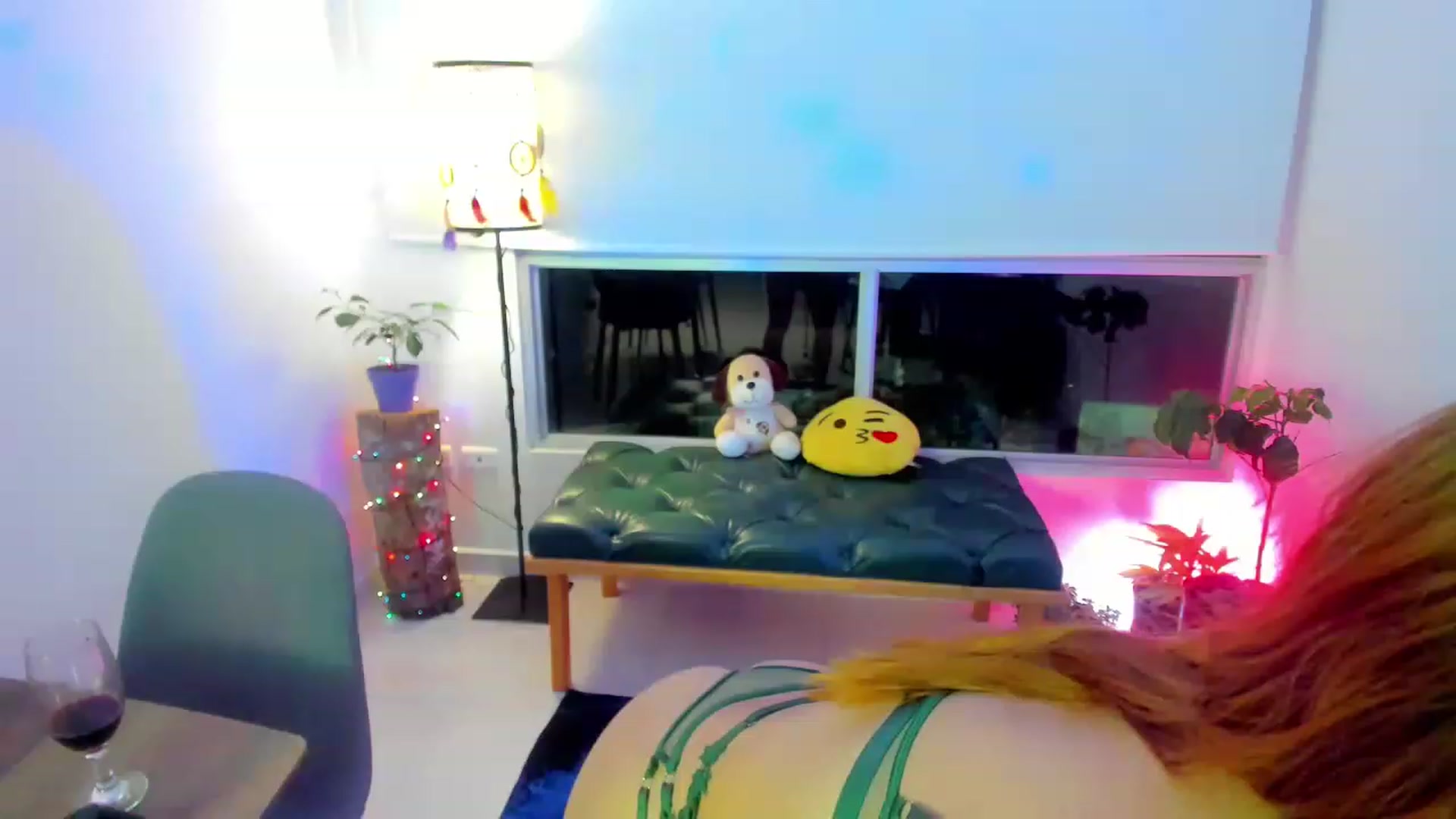 Gallery image thumbnail from Emil_y1's myfreecams stream on, 03/15/2023, 07:43 image 18 of 20