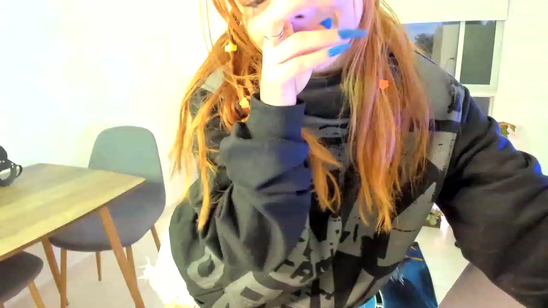 Gallery image thumbnail from Emil_y1's myfreecams stream on, 04/17/2023, 23:49 image 5 of 20