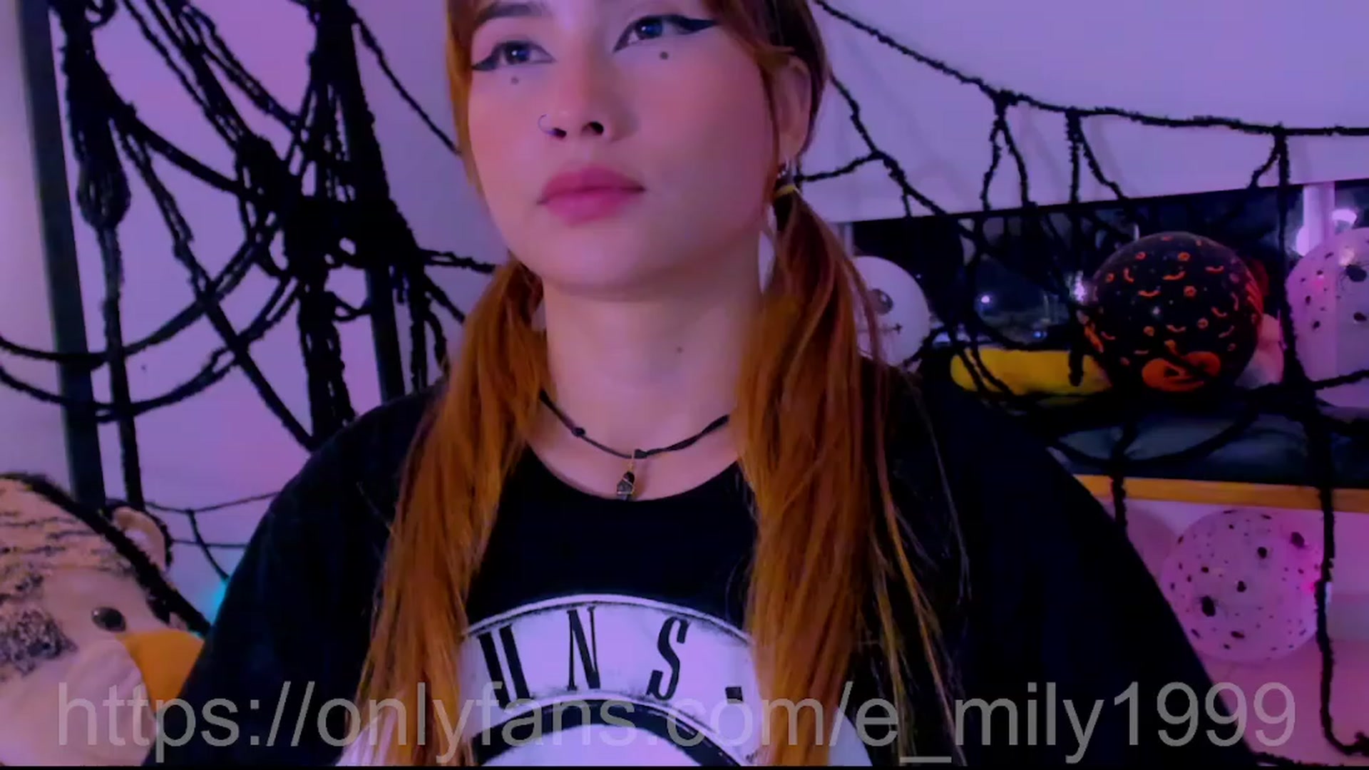 Gallery image thumbnail from Emil_y1's myfreecams stream on, 10/17/2023, 04:21 image 15 of 20