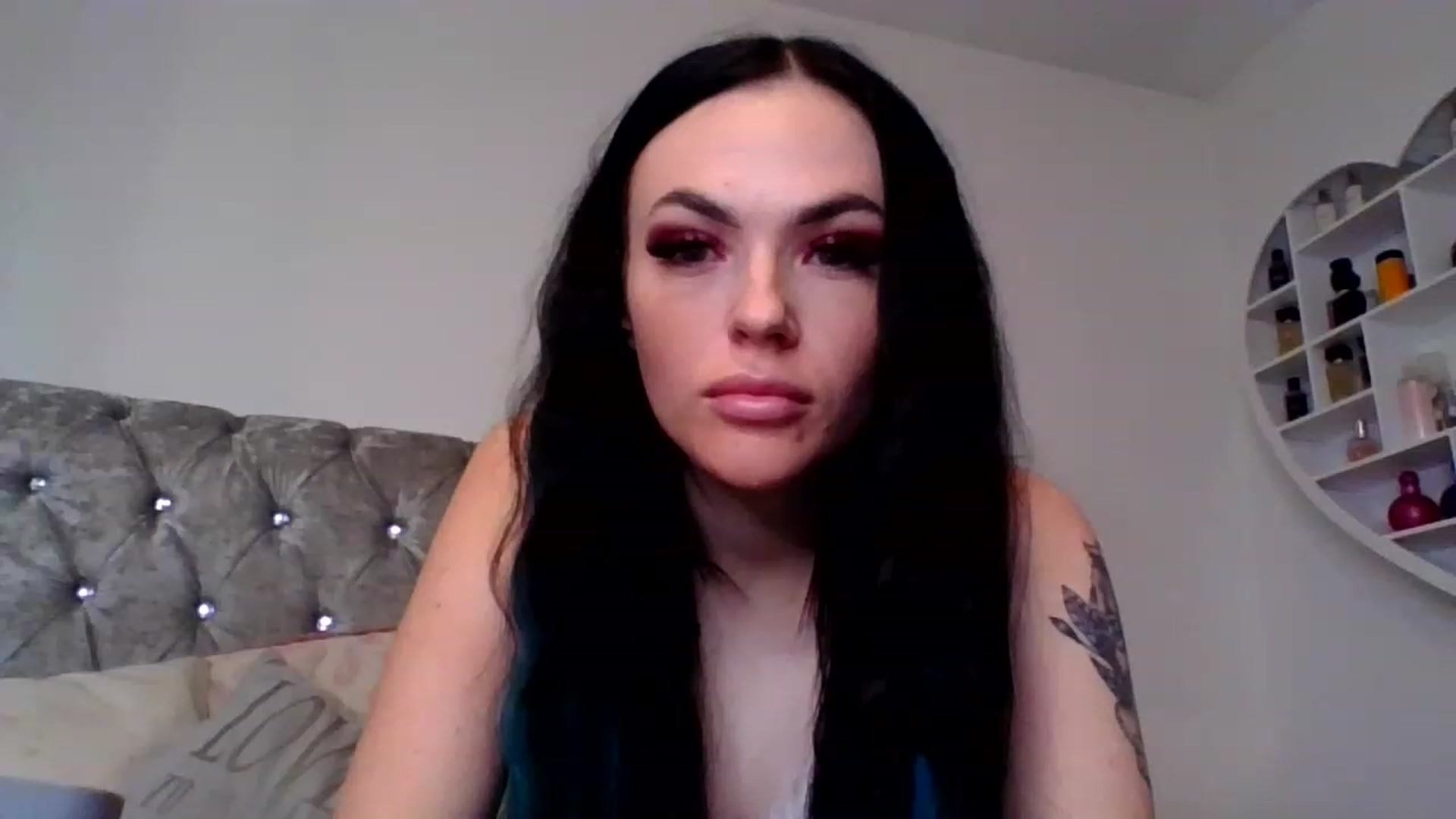 Gallery image thumbnail from Emileejadeexo's myfreecams stream on, 11/17/2022, 21:04 image 12 of 20