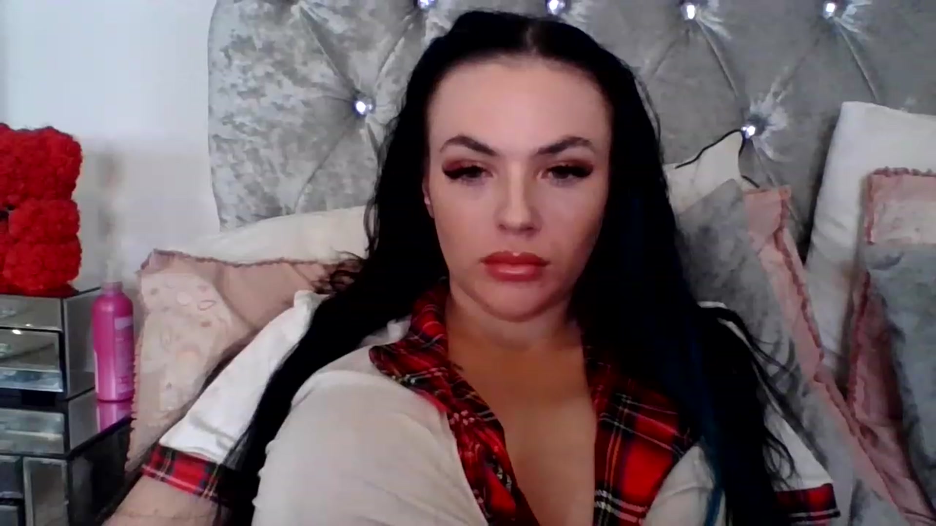 Gallery image thumbnail from Emileejadeexo's myfreecams stream on, 11/20/2022, 21:25 image 11 of 20
