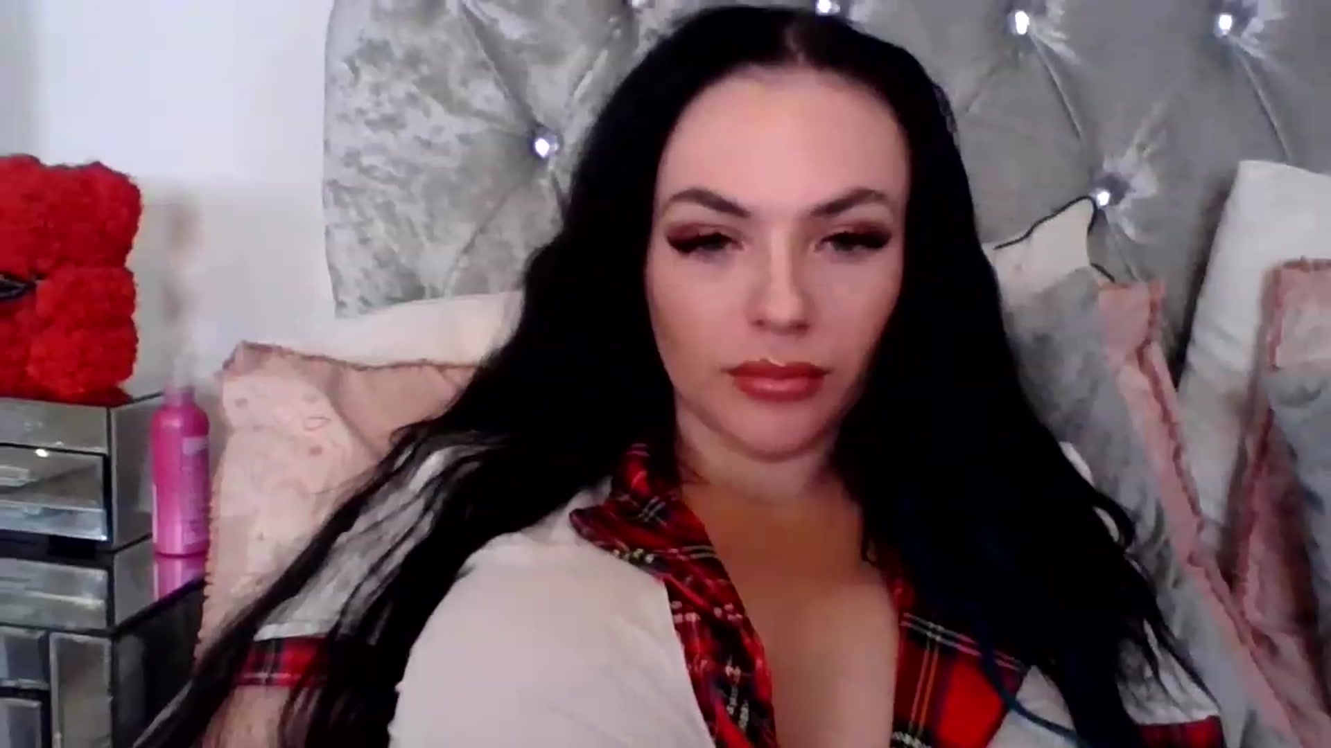 Gallery image thumbnail from Emileejadeexo's myfreecams stream on, 11/20/2022, 21:25 image 9 of 20