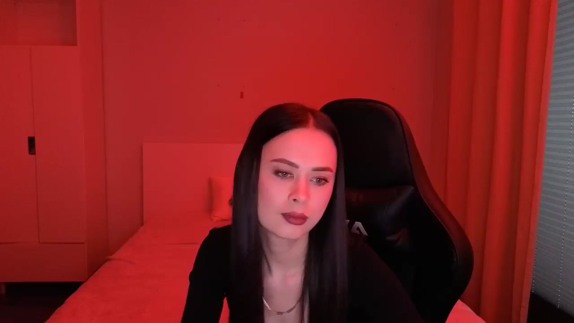 Gallery image thumbnail from Emili's myfreecams stream on, 02/13/2026, 15:16 image 17 of 20