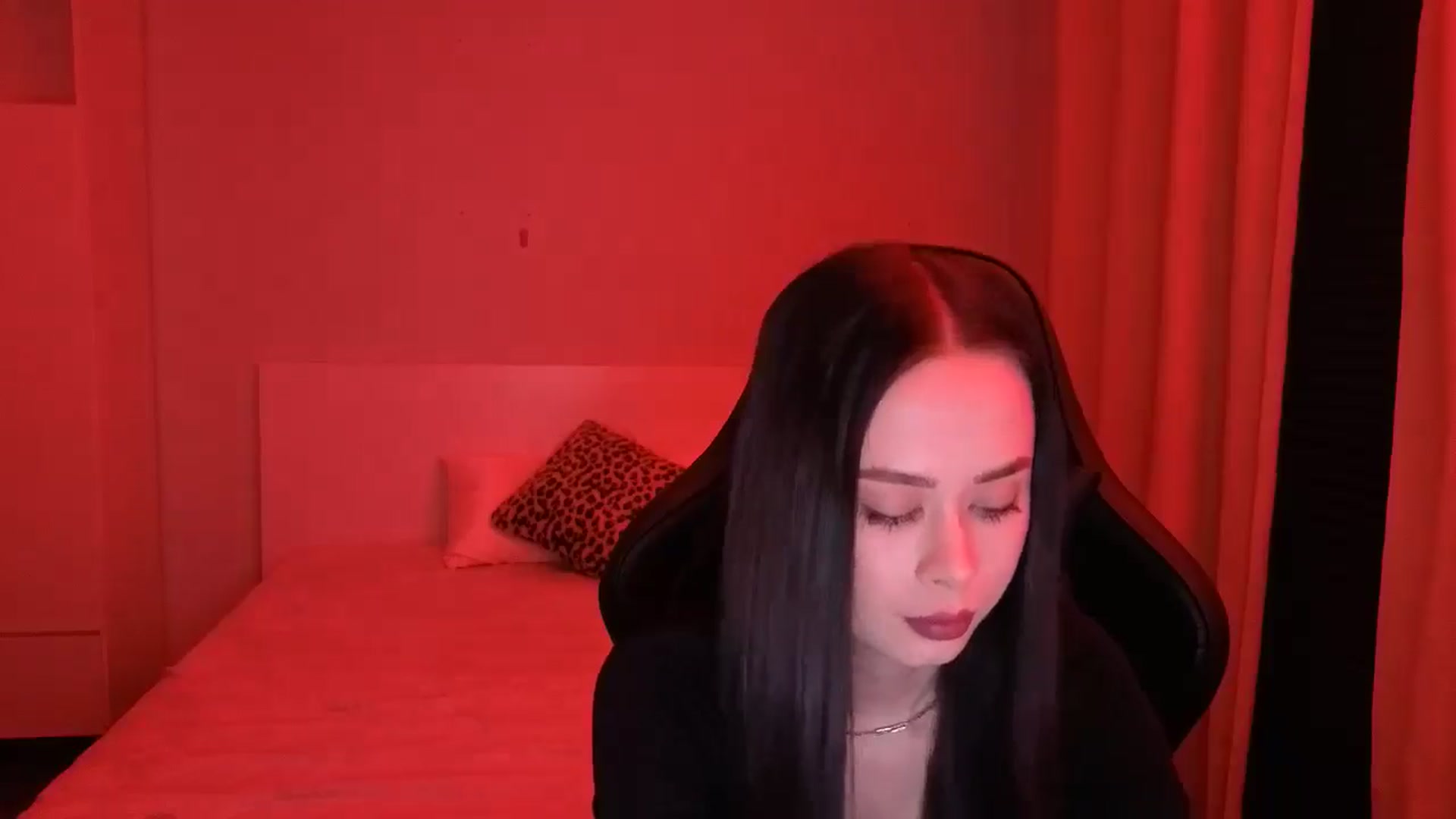 Gallery image thumbnail from Emili's myfreecams stream on, 02/13/2026, 17:06 image 16 of 20