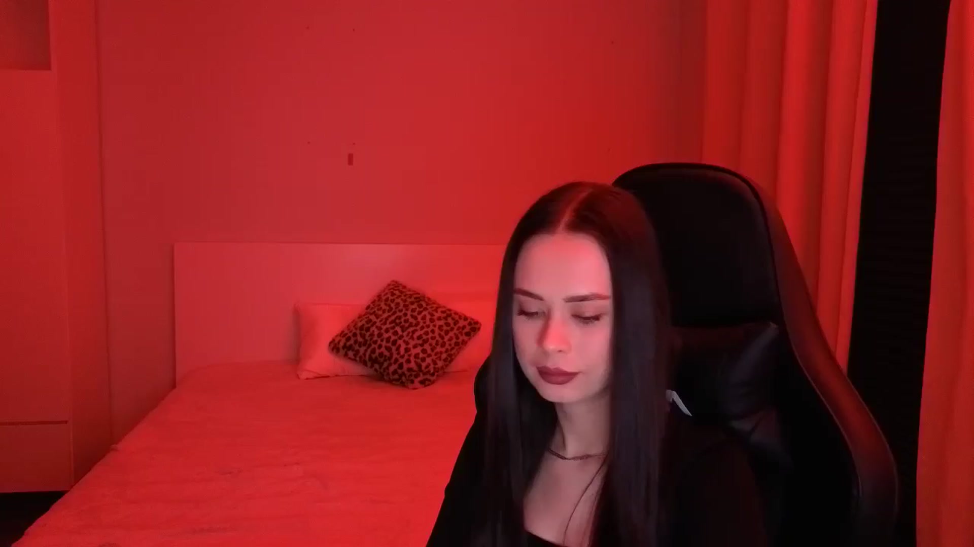 Gallery image thumbnail from Emili's myfreecams stream on, 02/13/2026, 17:06 image 12 of 20