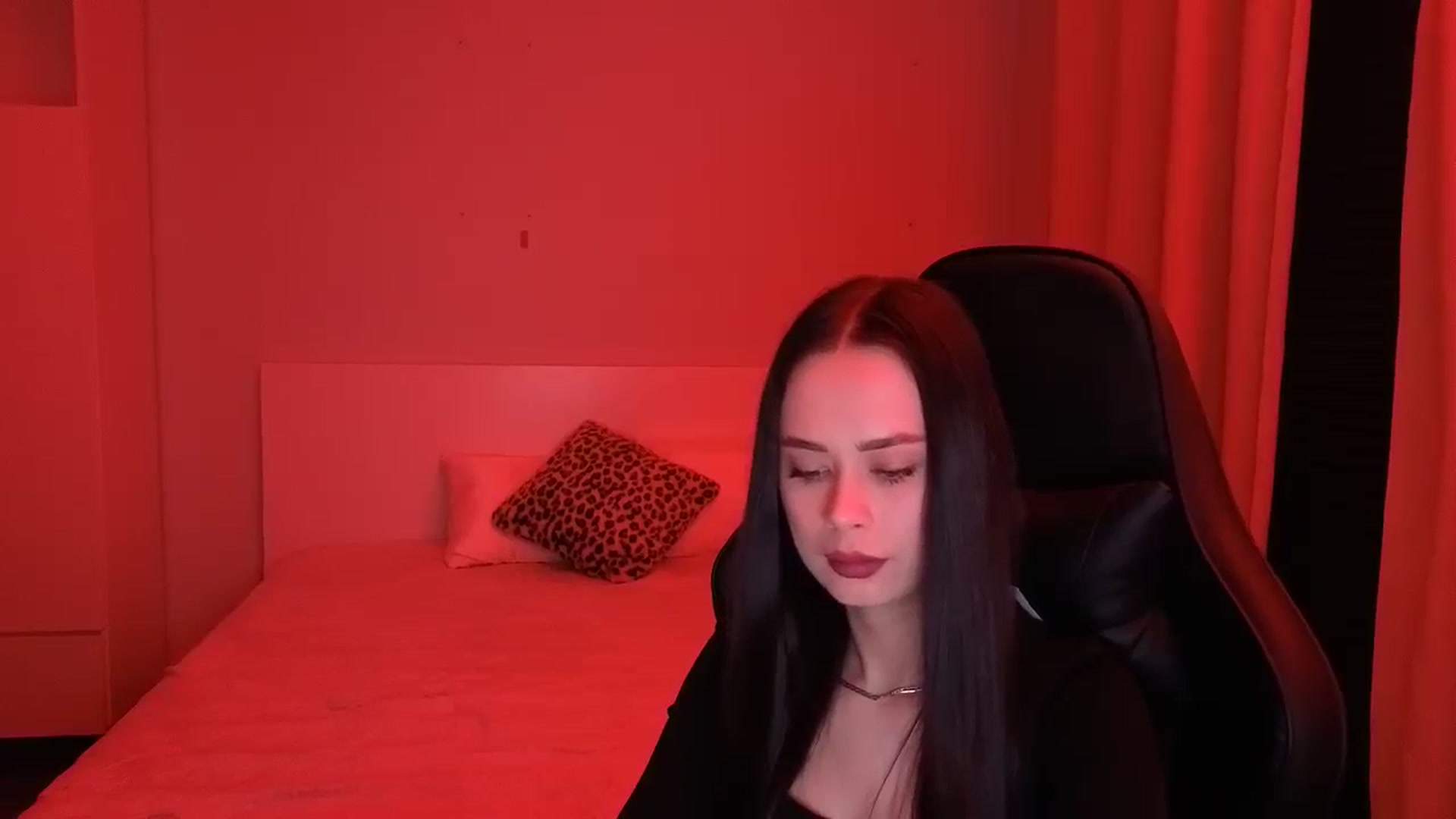 Gallery image thumbnail from Emili's myfreecams stream on, 02/13/2026, 17:06 image 13 of 20