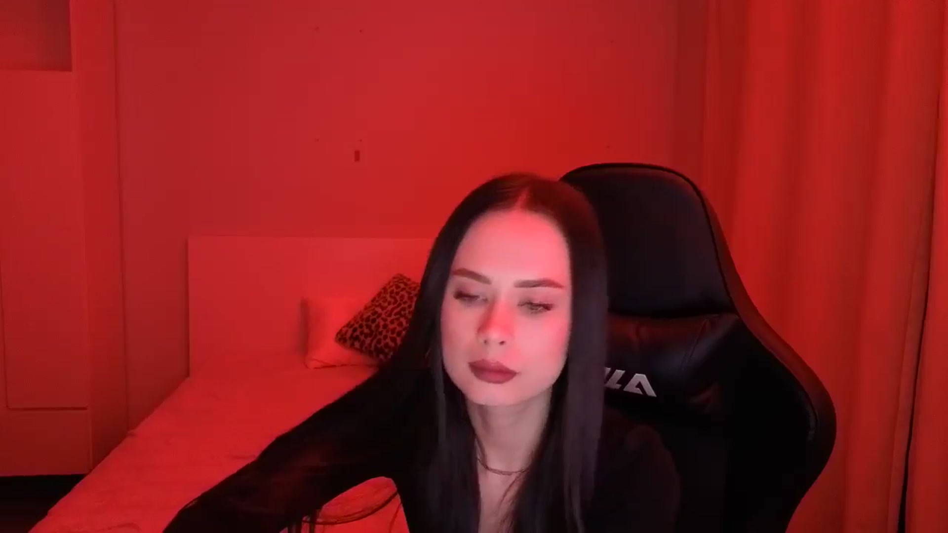 Gallery image thumbnail from Emili's myfreecams stream on, 02/13/2026, 18:01 image 12 of 20