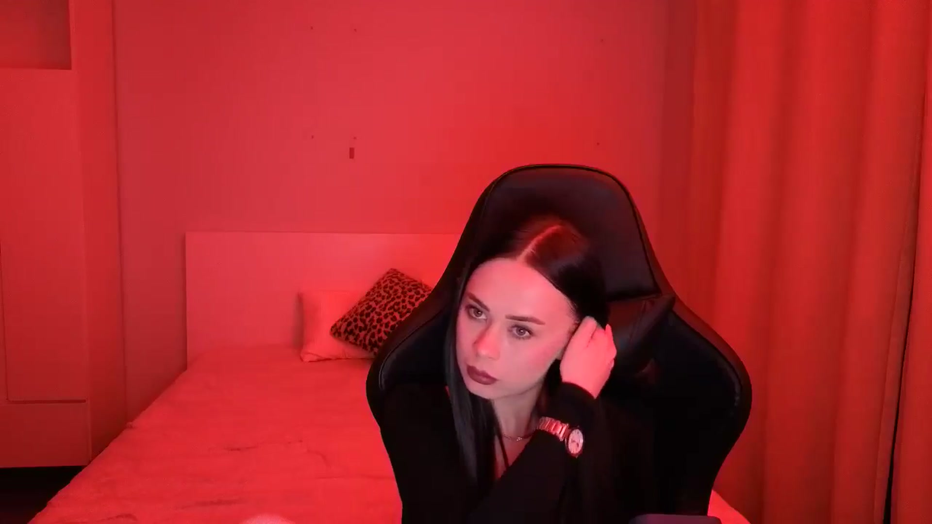 Gallery image thumbnail from Emili's myfreecams stream on, 02/13/2026, 18:01 image 11 of 20