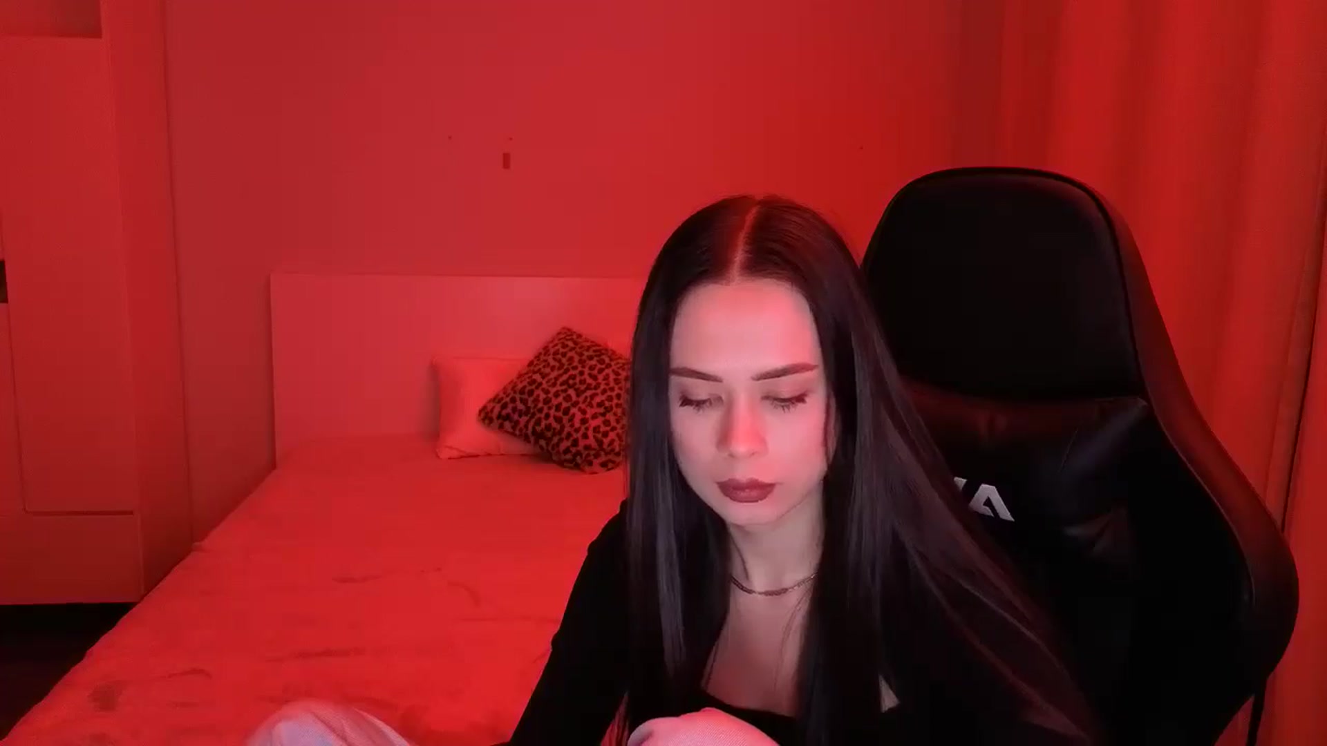 Gallery image thumbnail from Emili's myfreecams stream on, 02/13/2026, 19:59 image 6 of 20