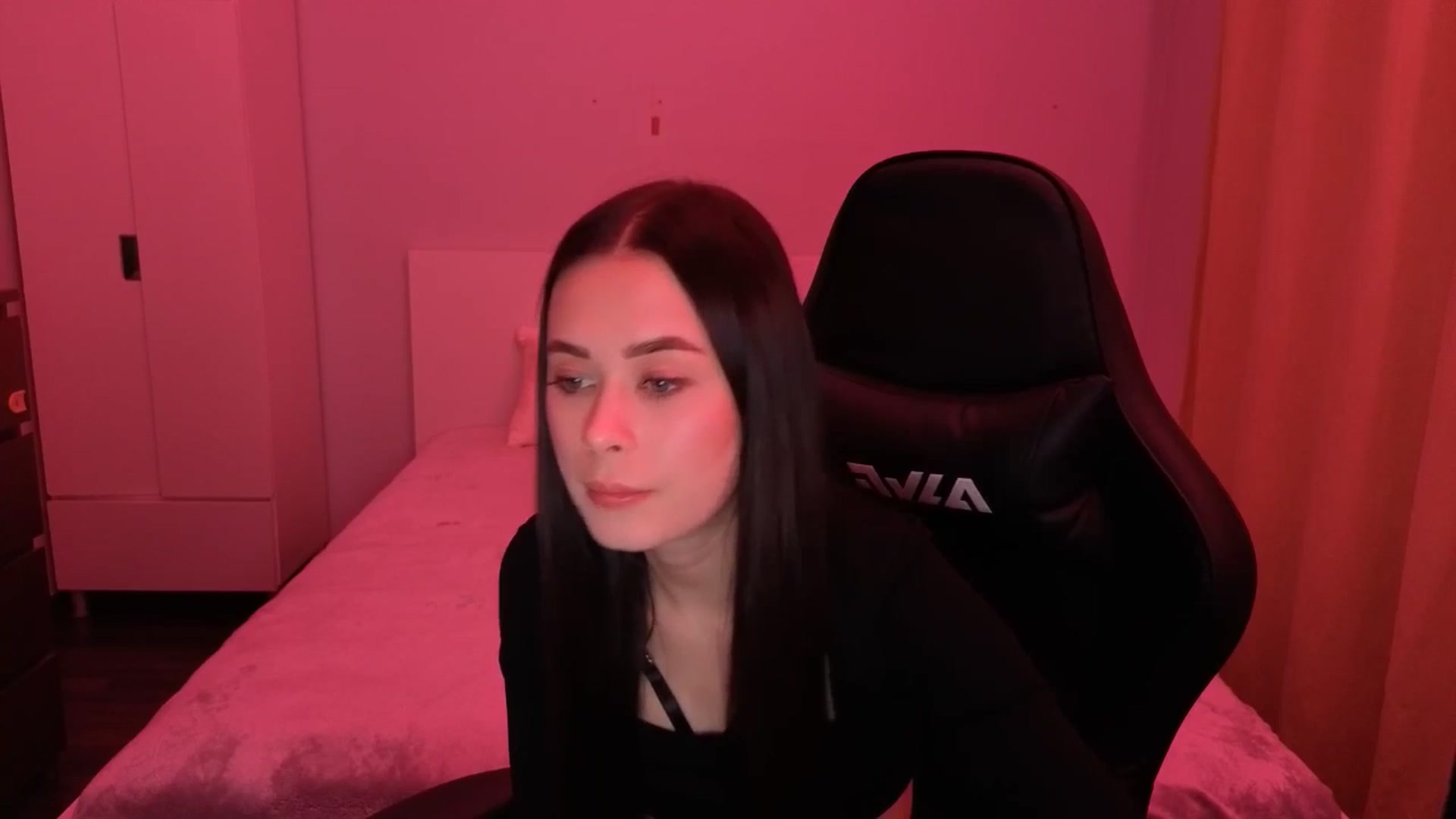 Gallery image thumbnail from Emili's myfreecams stream on, 02/16/2026, 18:04 image 8 of 20